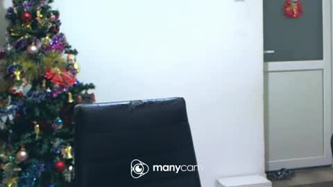 Snapshot of scarlett_queen01 chatting on 12, 1, 2025 scarlett_queen01 online show from 12, 1, 2025