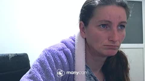 Snapshot of scarlett_queen01 chatting on 3, 2, 2025 scarlett_queen01 online show from 3, 2, 2025