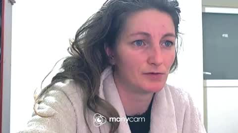Snapshot of scarlett_queen01 chatting on 5, 3, 2025 scarlett_queen01 online show from 5, 3, 2025