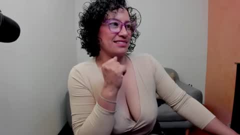 Scarlett sax online show from 20, 6, 2026