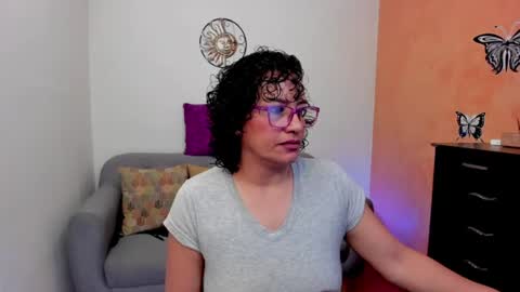 Scarlett sax online show from 1, 8, 2026