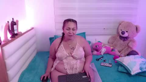 scarlettbooty online show from 11, 5, 2026