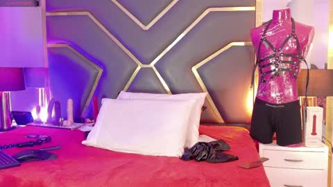Snapshot of scarletthott1 chatting on 5, 4, 2026 Scarlett Hot online show from 5, 4, 2026