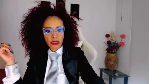 Scarlett online show from 18, 9, 2025