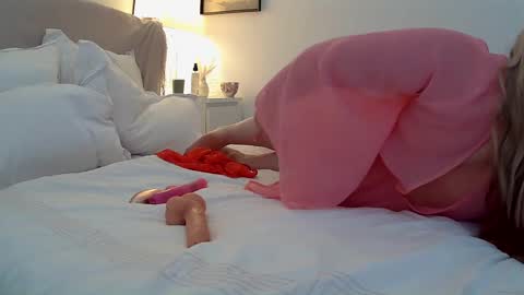 Scarlettexo online show from 17, 1, 2025