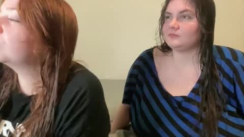 Snapshot of scarletttsinner chatting on 25, 9, 2025 scarletttsinner online show from 25, 9, 2025