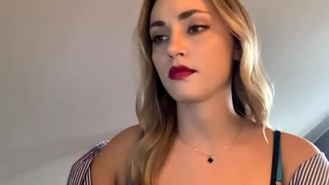 ScarlettxBlonde online show from 27, 3, 2026