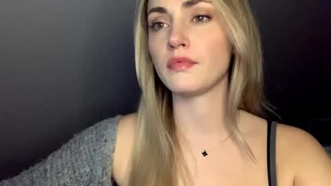 ScarlettxBlonde online show from 22, 4, 2026