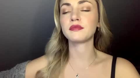 ScarlettxBlonde online show from 14, 5, 2026