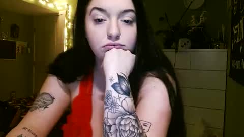 Snapshot of scarletxrae chatting on 13, 3, 2026 scarletxrae online show from 13, 3, 2026