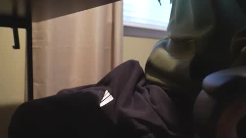 Snapshot of scb894682 chatting on 22, 5, 2026 Skinny College Boy online show from 22, 5, 2026