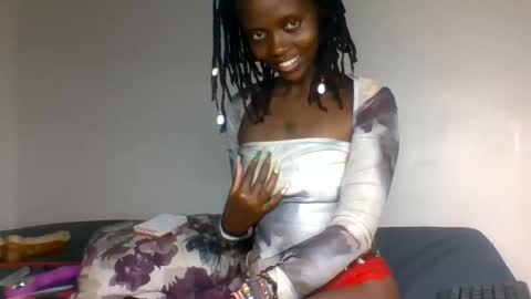 Snapshot of scentedfriction chatting on 15, 11, 2025 scentedfriction online show from 15, 11, 2025