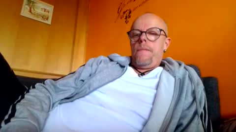 Snapshot of schmuhbaer1 chatting on 15, 10, 2025 schmuhbaer1 online show from 15, 10, 2025