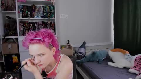 Snapshot of school_love chatting on 5, 3, 2026 Rina online show from 5, 3, 2026