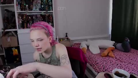 Snapshot of school_love chatting on 7, 3, 2026 Rina online show from 7, 3, 2026