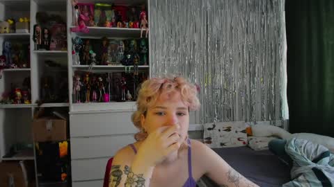 Snapshot of school_love chatting on 3, 4, 2026 Rina online show from 3, 4, 2026