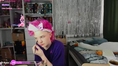 Snapshot of school_love chatting on 8, 4, 2026 Rina online show from 8, 4, 2026