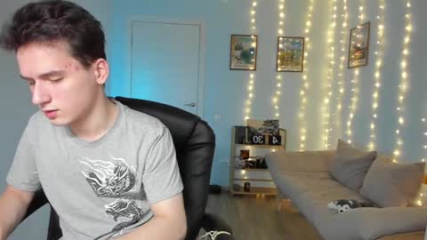 Thomas brunette and Alex blond online show from 28, 12, 2024