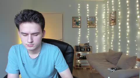 Thomas brunette and Alex blond online show from 29, 12, 2024