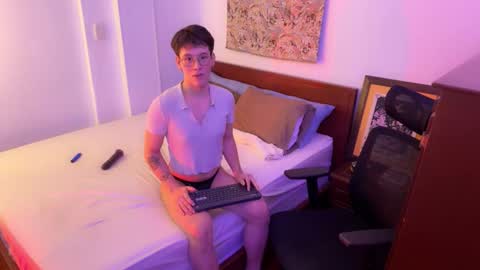 Snapshot of scoobysnack_ chatting on 19, 12, 2025 ScoobySnack online show from 19, 12, 2025