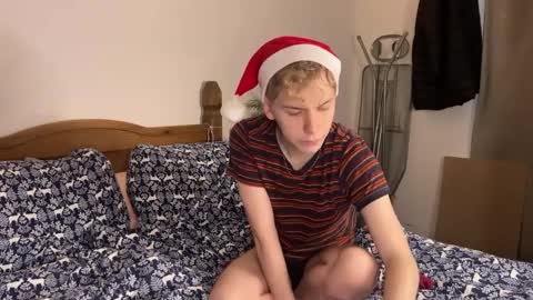Snapshot of scottish_twink01 chatting on 14, 12, 2024 danny online show from 14, 12, 2024
