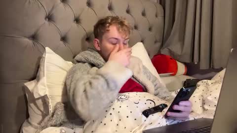Snapshot of scottish_twink01 chatting on 18, 12, 2024 danny online show from 18, 12, 2024