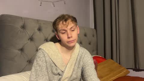 Snapshot of scottish_twink01 chatting on 5, 1, 2025 danny online show from 5, 1, 2025