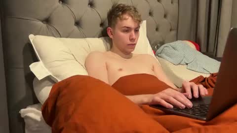 Snapshot of scottish_twink01 chatting on 13, 1, 2025 danny online show from 13, 1, 2025