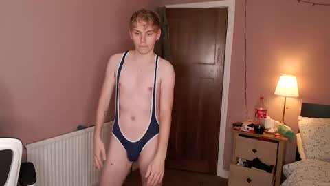 Snapshot of scottish_twink01 chatting on 13, 9, 2025 danny online show from 13, 9, 2025