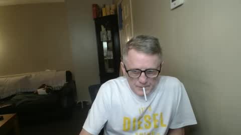 Snapshot of scottsman214 chatting on 27, 9, 2025 James online show from 27, 9, 2025