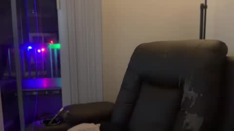 Snapshot of scottybeam chatting on 16, 12, 2025 Scotty online show from 16, 12, 2025