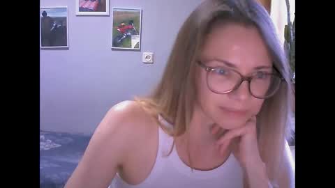 Snapshot of sea_dream chatting on 17, 11, 2025 SEA Dream online show from 17, 11, 2025