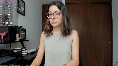 Aria Independent model online show from 8, 10, 2025