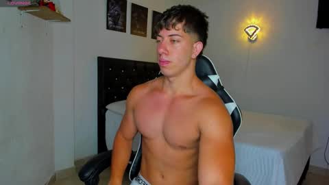 Snapshot of sean_brownx chatting on 3, 10, 2025 Sean online show from 3, 10, 2025