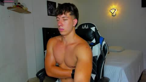 Snapshot of sean_brownx chatting on 20, 10, 2025 Sean online show from 20, 10, 2025