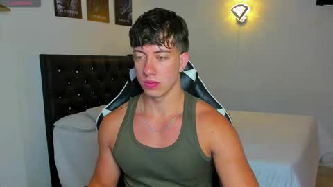 Snapshot of sean_brownx chatting on 25, 10, 2025 Sean online show from 25, 10, 2025