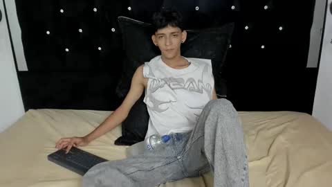 Snapshot of sebas_cat chatting on 4, 3, 2026 Sebastian Alvarez online show from 4, 3, 2026