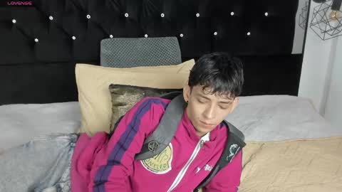 Snapshot of sebas_cat chatting on 4, 5, 2026 Sebastian Alvarez online show from 4, 5, 2026