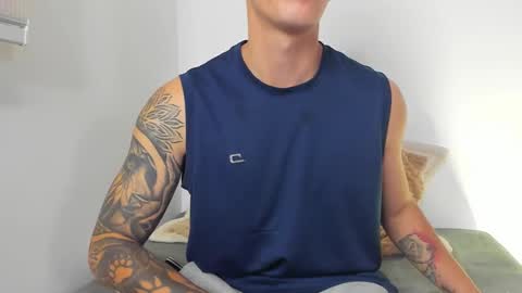 Snapshot of sebas_w01 chatting on 8, 3, 2026 sebastian online show from 8, 3, 2026