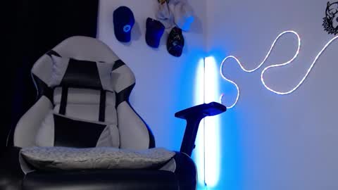 Snapshot of sebastian_025 chatting on 12, 10, 2025 Sebastian online show from 12, 10, 2025