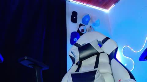 Snapshot of sebastian_025 chatting on 25, 11, 2025 Sebastian online show from 25, 11, 2025