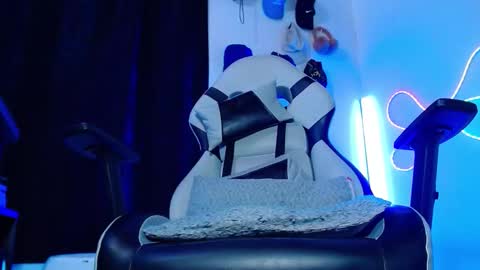 Snapshot of sebastian_025 chatting on 30, 11, 2025 Sebastian online show from 30, 11, 2025