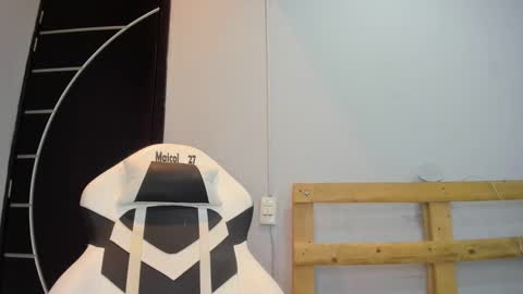 sebastian 0422 online show from 3, 1, 2025