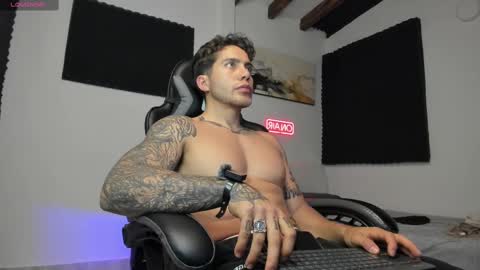 Snapshot of sebastianortizm chatting on 27, 9, 2025 Lucian Sinclair online show from 27, 9, 2025