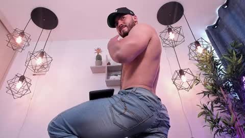 Instagram jeanpaulfit  online show from 12, 12, 2024