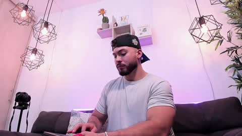 Instagram jeanpaulfit  online show from 18, 12, 2024