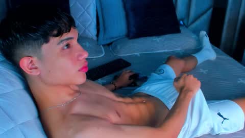 Snapshot of sebax_00 chatting on 25, 11, 2025 Sebastian online show from 25, 11, 2025