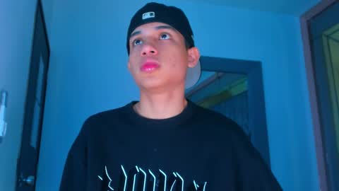 Snapshot of sebax_00 chatting on 30, 11, 2025 Sebastian online show from 30, 11, 2025