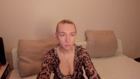 Amanda and  pair in a real life we love each other but can play with you online show from 16, 1, 2025