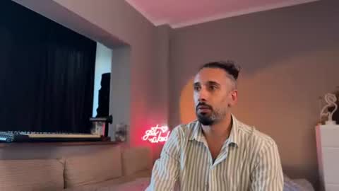 Secret Lovers online show from 16, 6, 2026